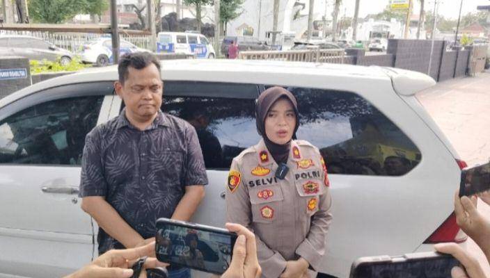 Kapolsek Medan Kota Kompol Selvi didampingi Iptu Bambang (IDN Times/Eko Agus Herianto)