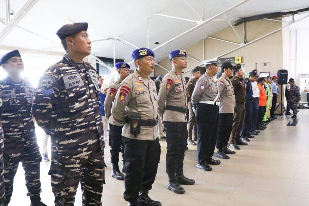 Apel siaga penutupan posko Nataru 2024 di Pelabuhan Tanjung Emas Semarang. (IDN Times/Dok Humas KSOP Semarang)