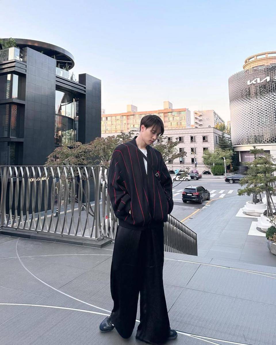 OOTD pakai cardigan ala Mean Phiravich (instagram.com/m34nismind)