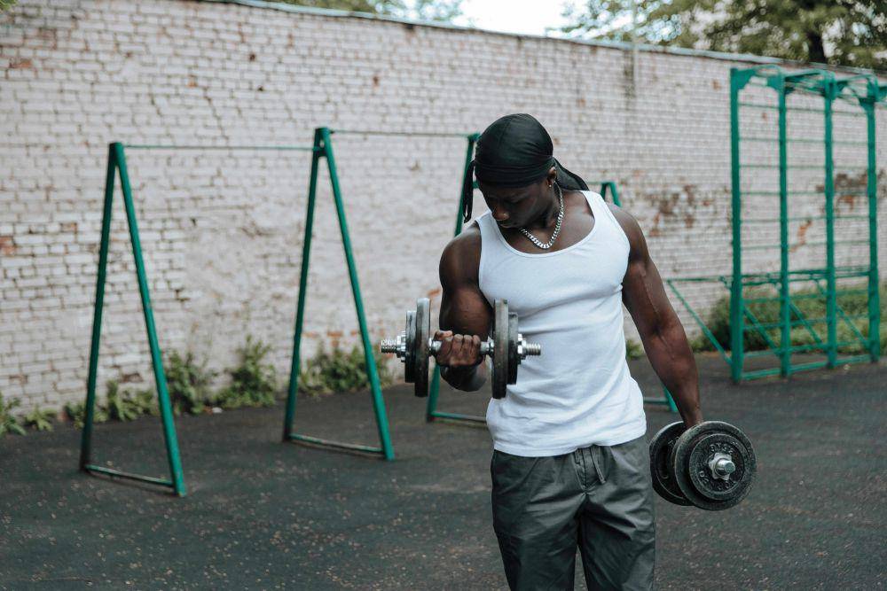 ilustrasi bodybuilding (pexels.com/ Ron Lach)