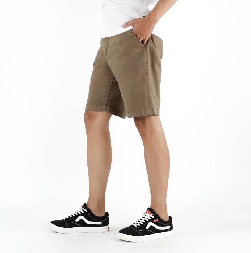 Aerostreet Chinos Pendek Emillio Khaki (shopee.co.id/AEROSTREET Official Shop)
