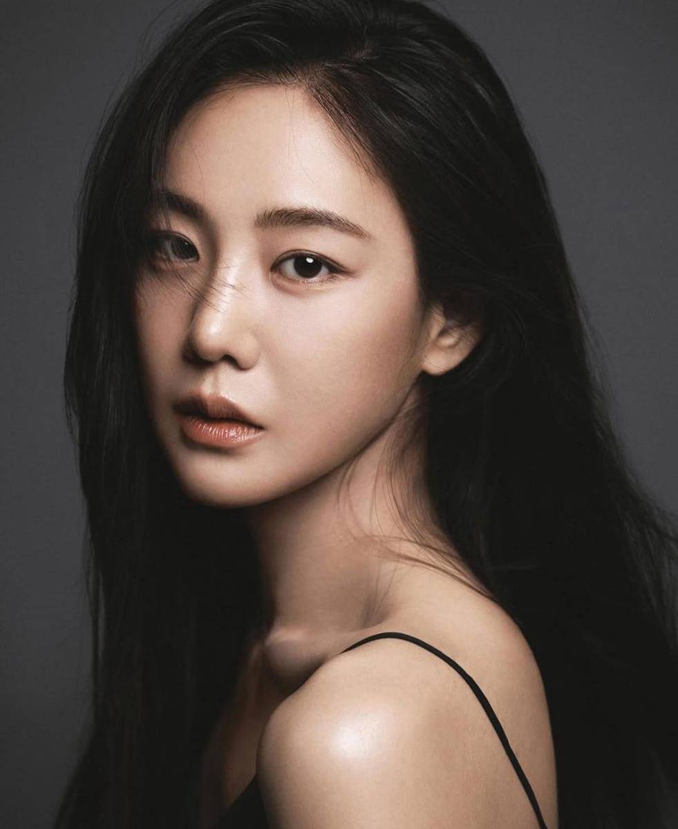 Han Ji Eun (instagram.com/gram_ent_official)