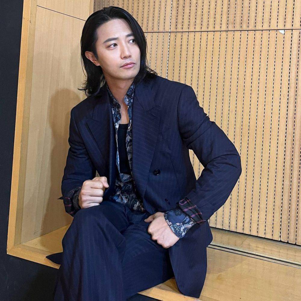 Jin Goo (instagram.com/actor_jingoo)