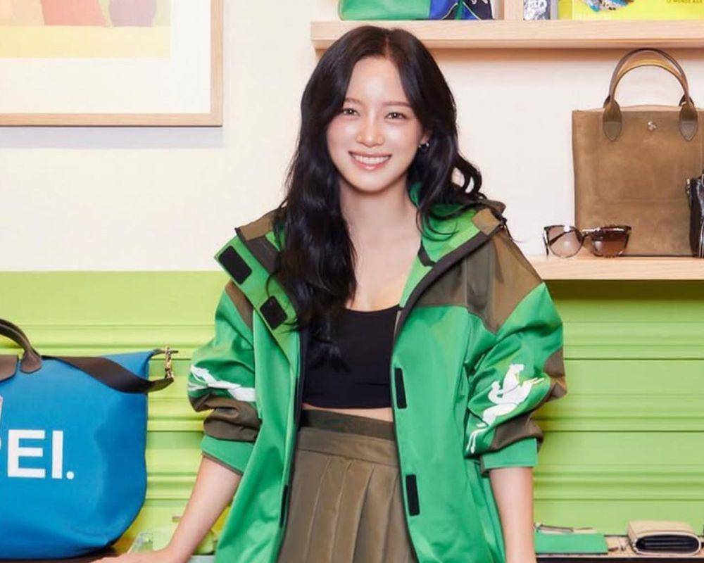 Kim Sejeong (instagram.com/clean_0828)