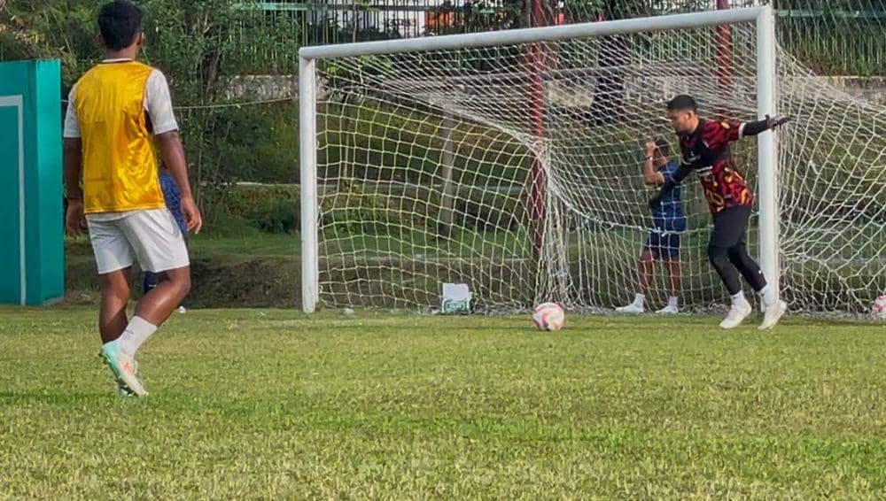Semen Padang FC melakukan latihan (Foto: IDN Times/Halbert Caniago)