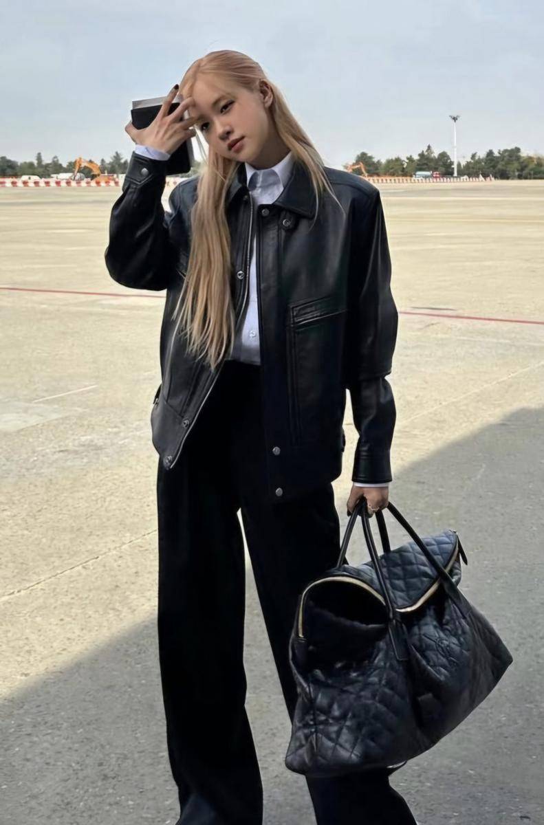 OOTD ala Rose BLACKPINK (instagram.com/roses_are_rosie)