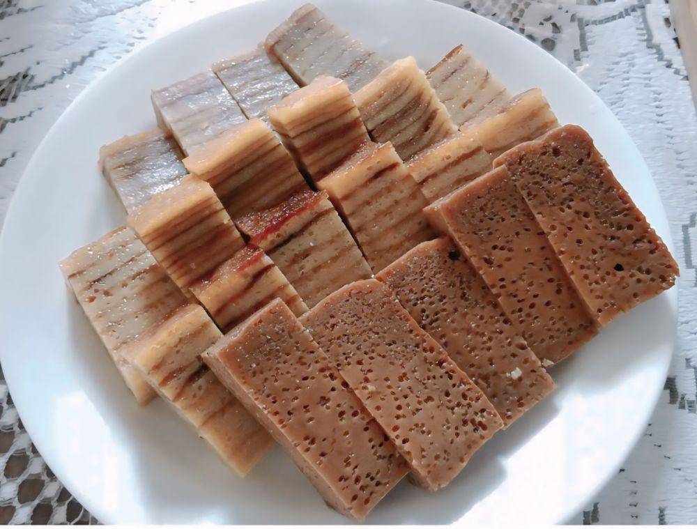 lapis legit (commons.wikimedia.org/ Swarabakti)