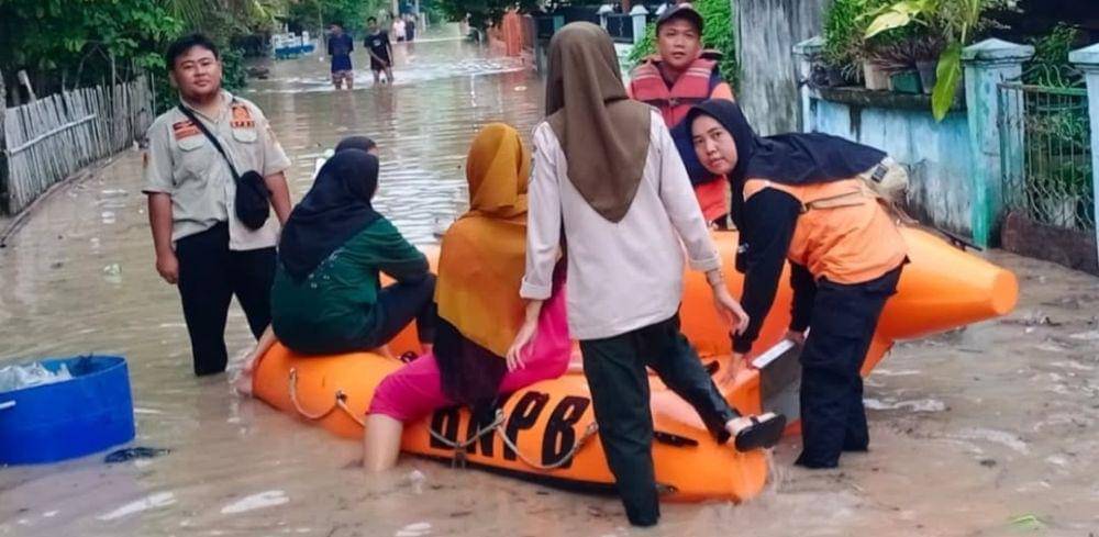 Banjir di Muara Enim, ratusan KK mengungsi (Dok. BPBD Muara Enim)