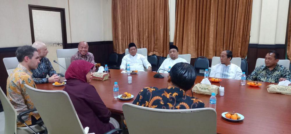 Konjen AS dan PWM Jatim Jajaki Kerja Sama Kesehatan dan Pendidikan