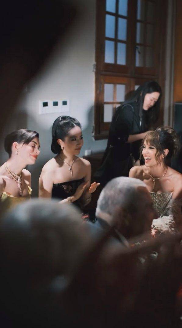 potret Cinta Laura bareng Anne Hathaway (instagram.com/claurakiehl)