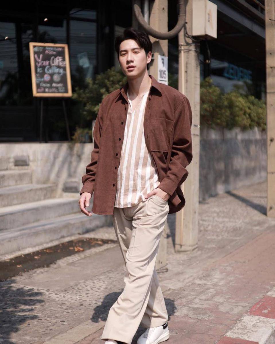 outfit smart casual ala Bright Rapheephong (instagram.com/brightrpp)