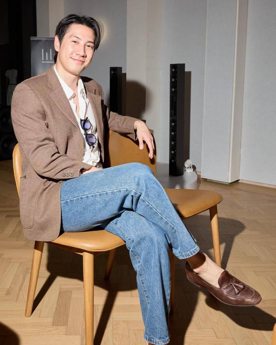 outfit smart casual ala Bright Rapheephong (instagram.com/brightrpp)