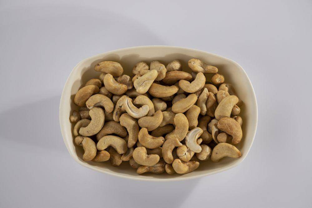 ilustrasi kacang mede (pixabay.com/Engin_Akyurt)