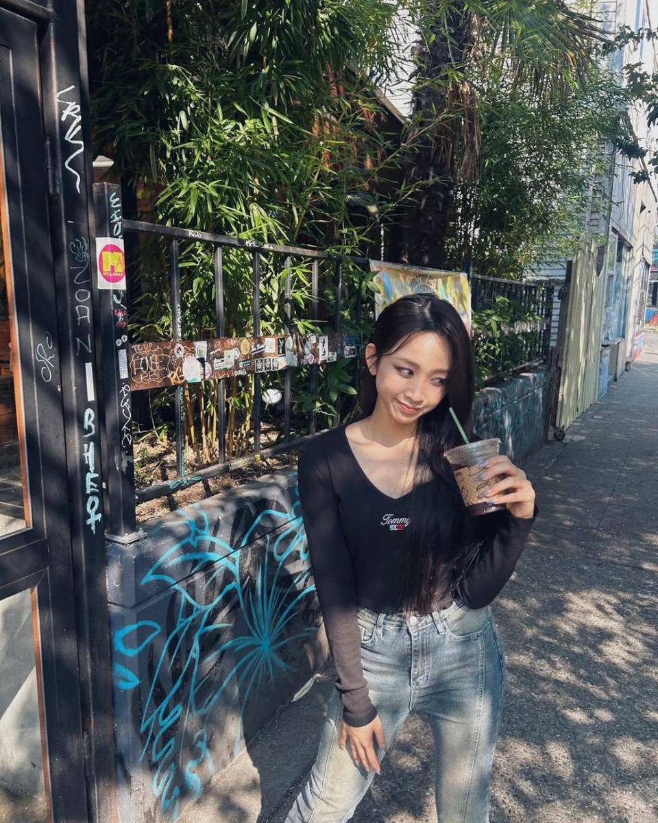 OOTD ala Dita Karang (instagram.com/hey__deets)