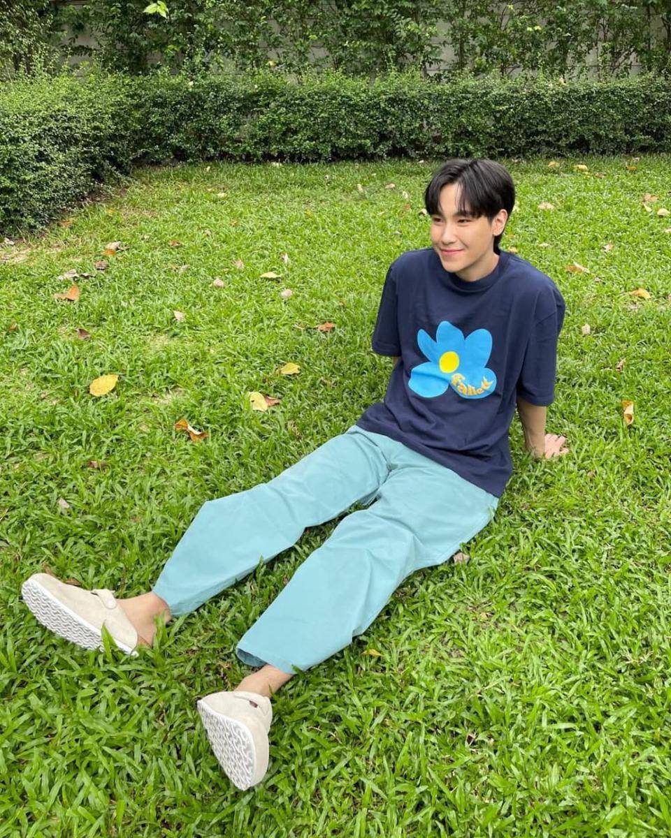 outfit minimalis ala Junior Panachai (instagram.com/junniorrs)