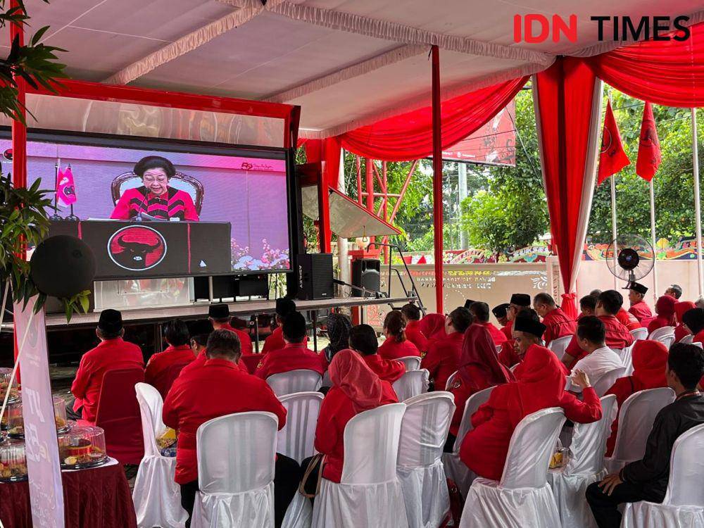 DPD PDI Perjuangan Lampung menggelar perayaan Hari Ulang Tahun (HUT) ke-52, Jumat (10/1/2025). (IDN Times/Tama Yudha Wiguna).