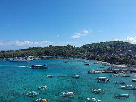 Pelabuhan Padang Bai (Magul via commons.wikimedia.org)