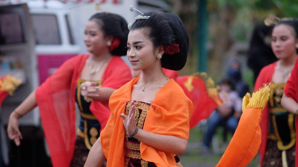 Tari Lengger pada Peken Banyumasan