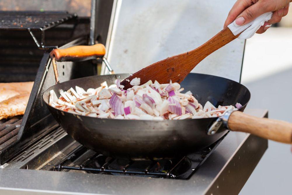 Bagaimana Caranya agar Makanan Tidak Lengket di Wajan Stainless Steel?