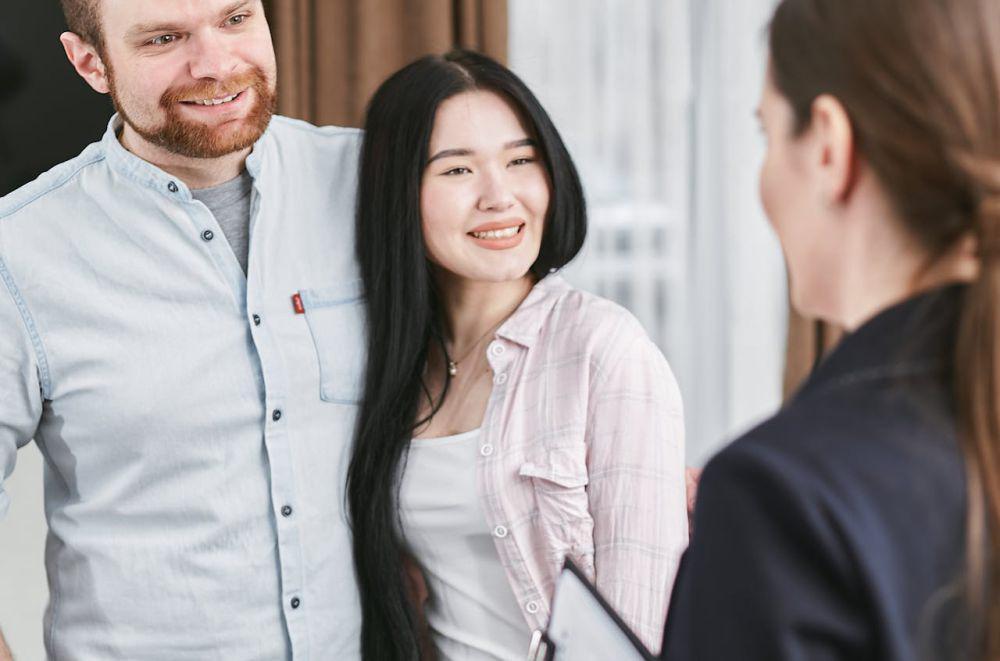5 Tips Hilangkan Perasaan Naksir pada Sahabat yang Sudah Punya Pacar