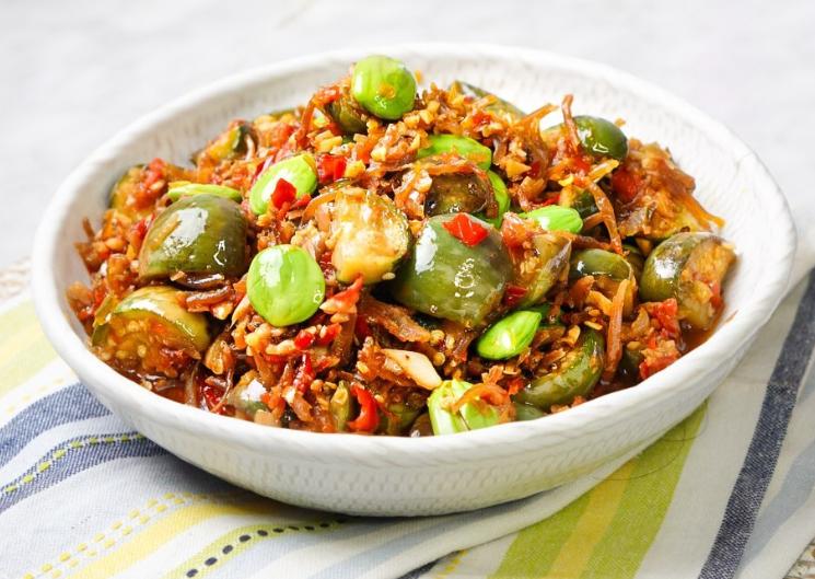 Resep Tumis Terong Teri, Ide Makan Siang yang Praktis