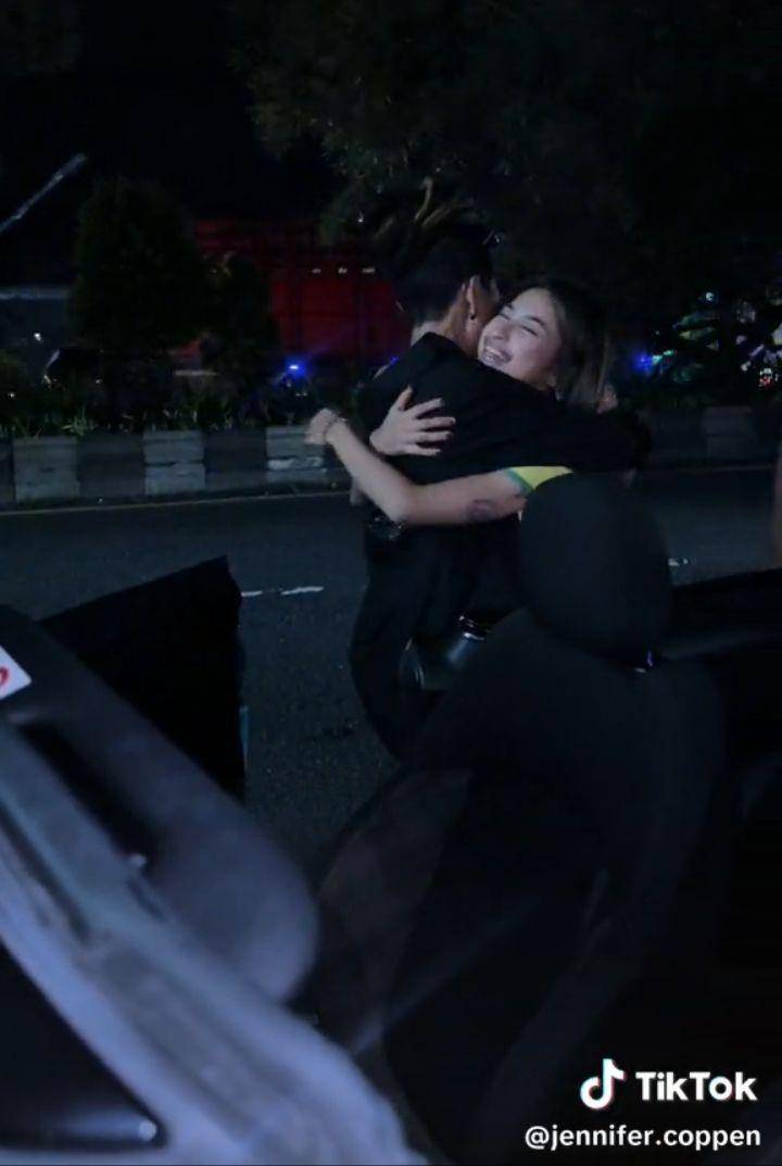 Jennifer Coppen beri hadiah mobil untuk mertua (Tiktok.com/jennifer.coppen)