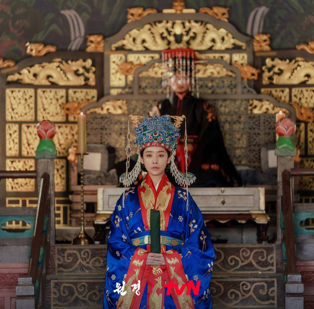 Cha Joo Young dan Lee Hyun Wook di The Queen Who Crowns (instagram.com/tvn_drama)