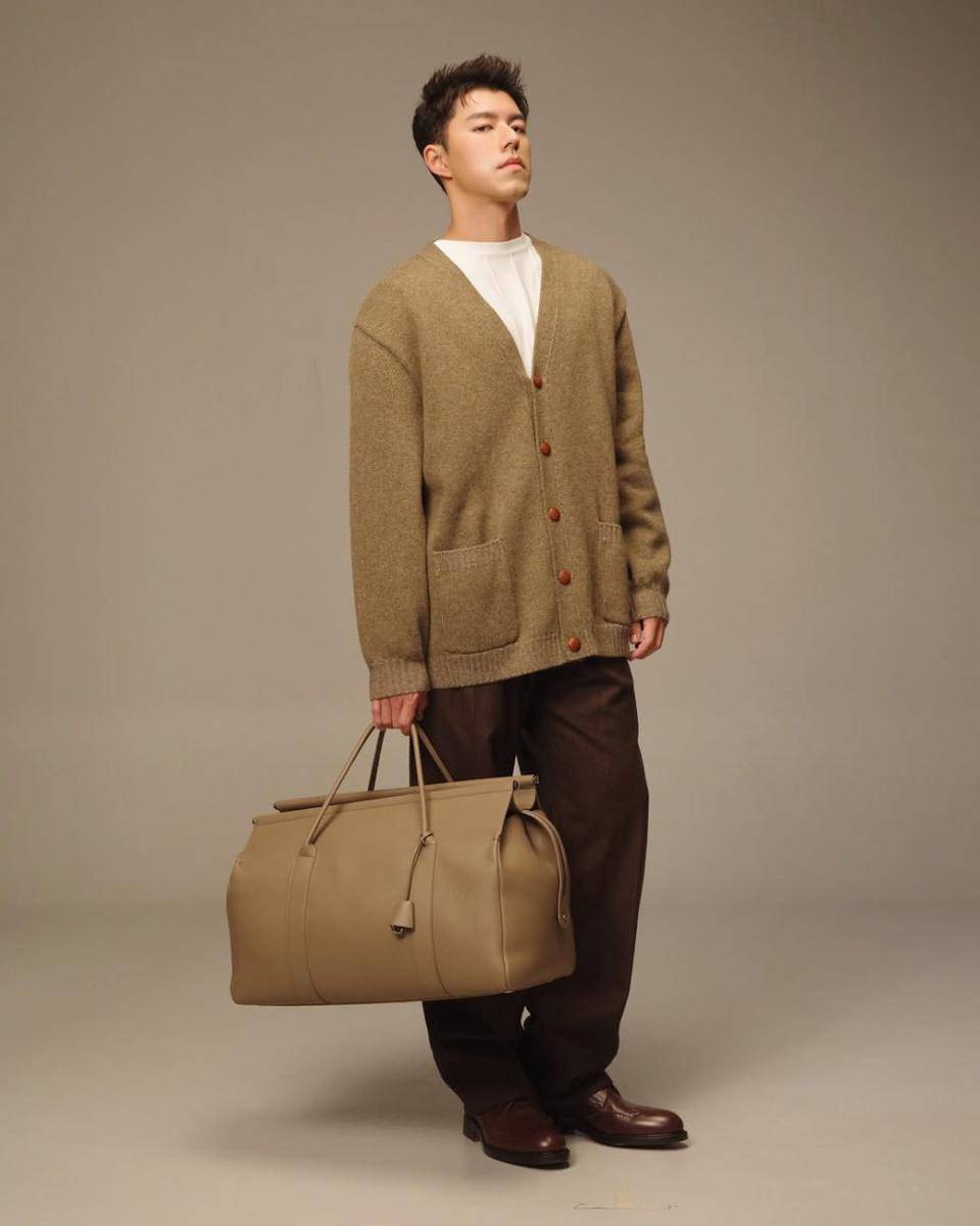 outfit soft boy ala Nine Naphat (instagram.com/naphat_nine)