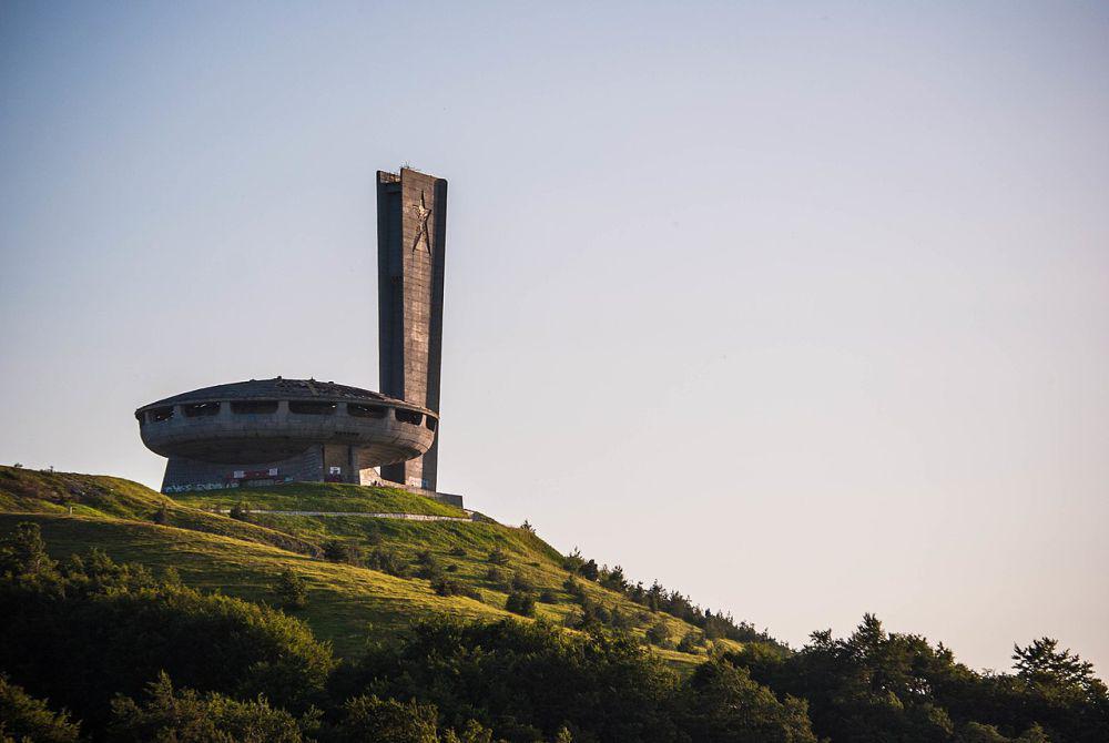 7 Tempat Wisata Unik di Bulgaria, Ada Monumen Berbentuk Cawan!