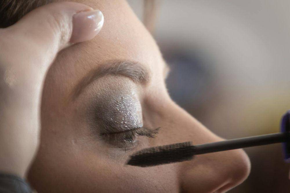 ilustrasi makeup (pexels.com/Magda Ehlers)