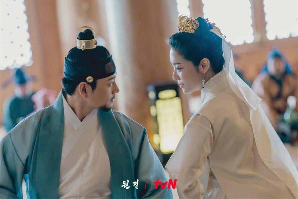 Lee Hyun Wook dan Cha Joo Young di drakor The Queen Who Crowns (instagram.com/tvn_drama)