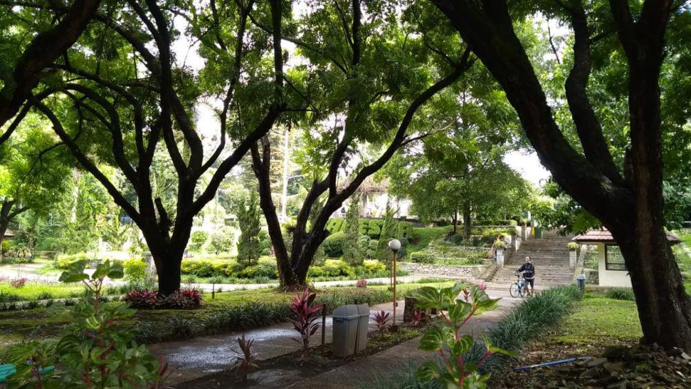 Pencari Koin Jagat Merusak Hampir Seluruh Taman Kota Bandung