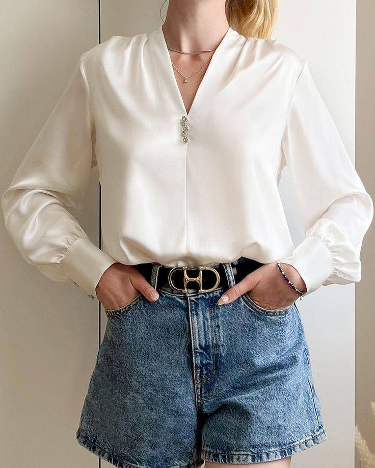 Ilustrasi v-neck blouse. (pinterest.com/Daisysilk_CA)