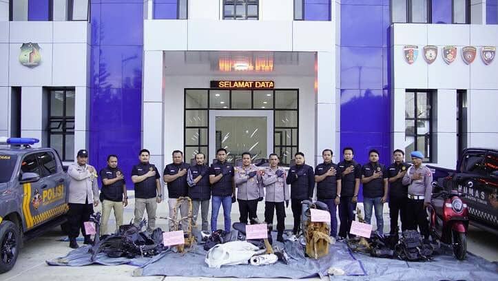 Polisi meringkus enam orang yang merupakan komplotan pelaku curanmor di Kutai Timur. (Dok. Polda Kaltim)