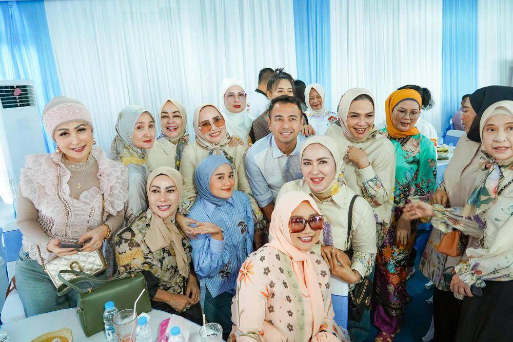 pembukaan rumah makan Raffi Ahmad (Instagram.com/raffinagita1717)