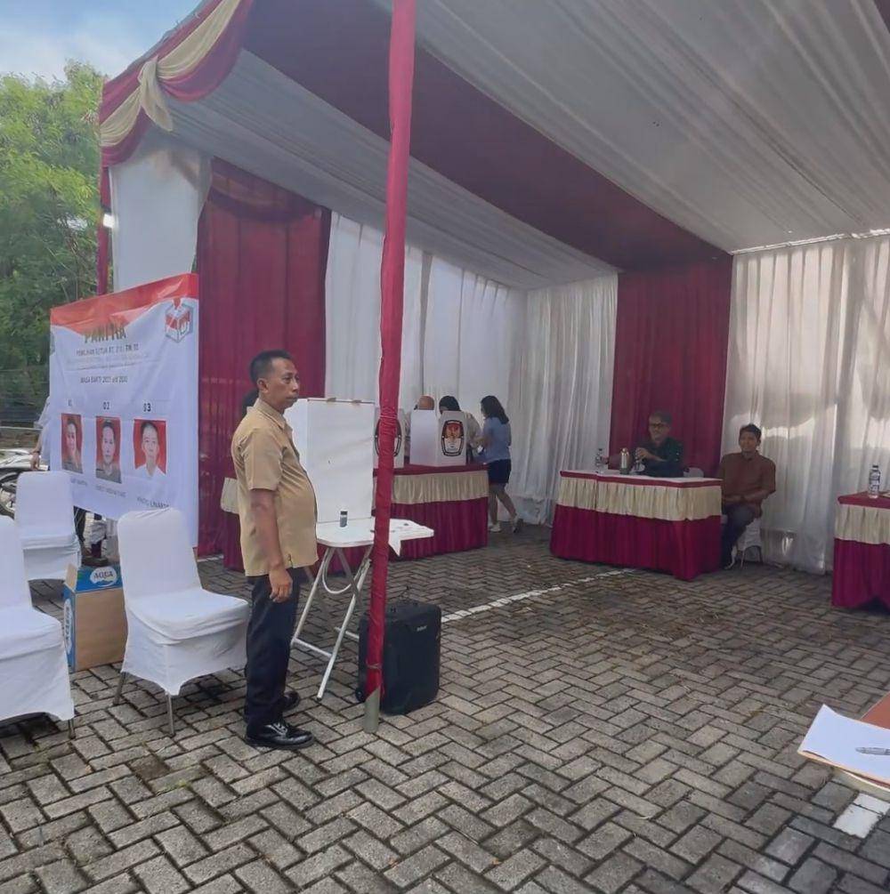 Ilustrasi tempat pemungutan suara.