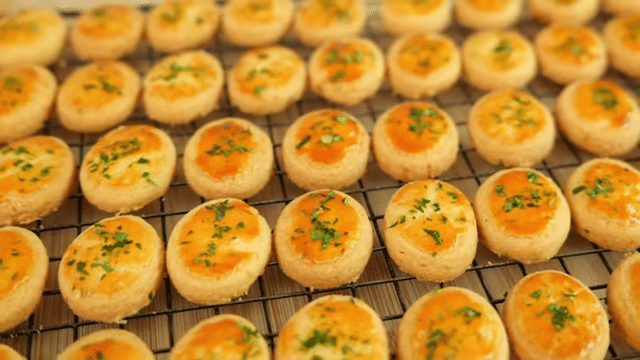 ilustrasi cookies telur asin (youtube.com/Luvita Ho)