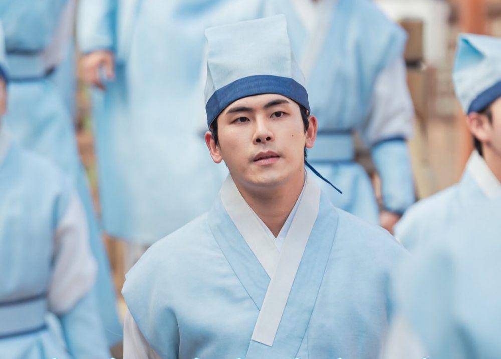 cuplikan Hoya di drama Check in Hanyang (x.com/_riseent)