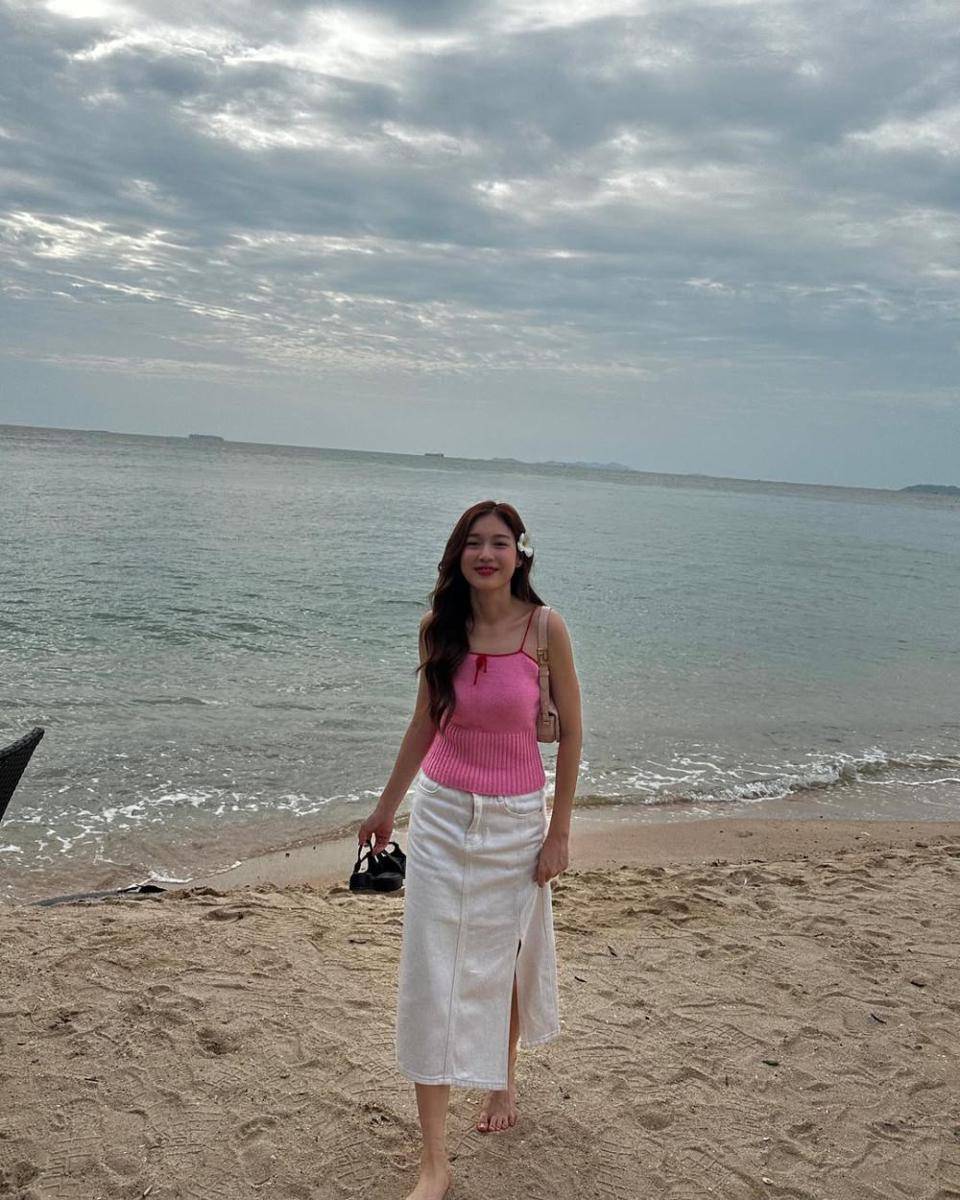inspirasi outfit nuansa pink ala Love Pattranite (instagram.com/loverrukk)