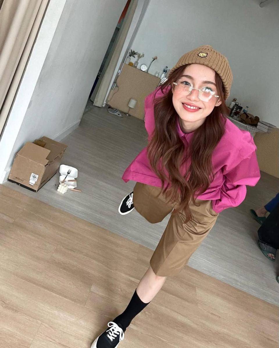 inspirasi outfit nuansa pink ala Love Pattranite (instagram.com/loverrukk)