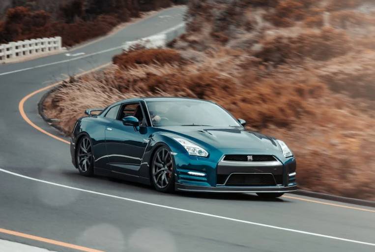 Nissan GTR (Pexels/Stephan Louis)