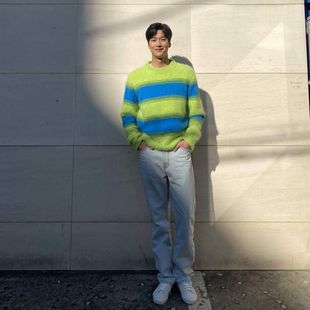 outfit smart casual ala Na In Woo (instagram.com/10042n00)