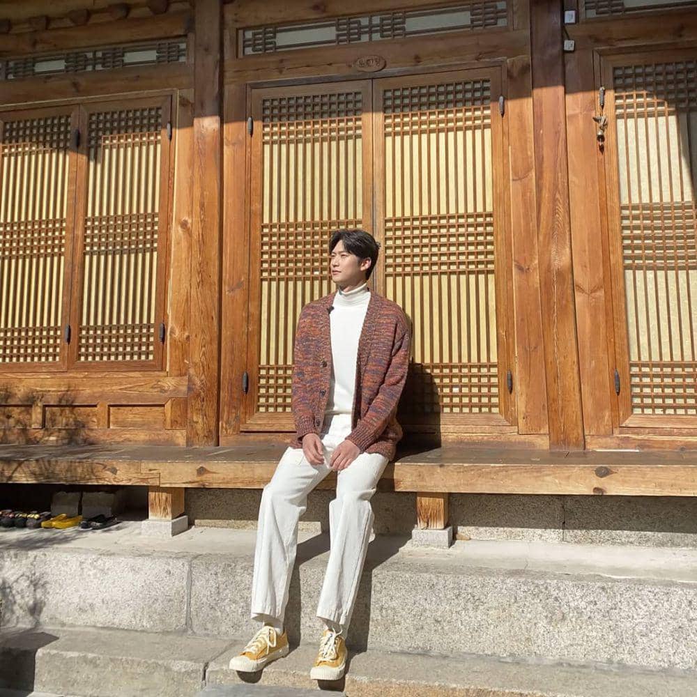 outfit smart casual ala Na In Woo (instagram.com/10042n00)