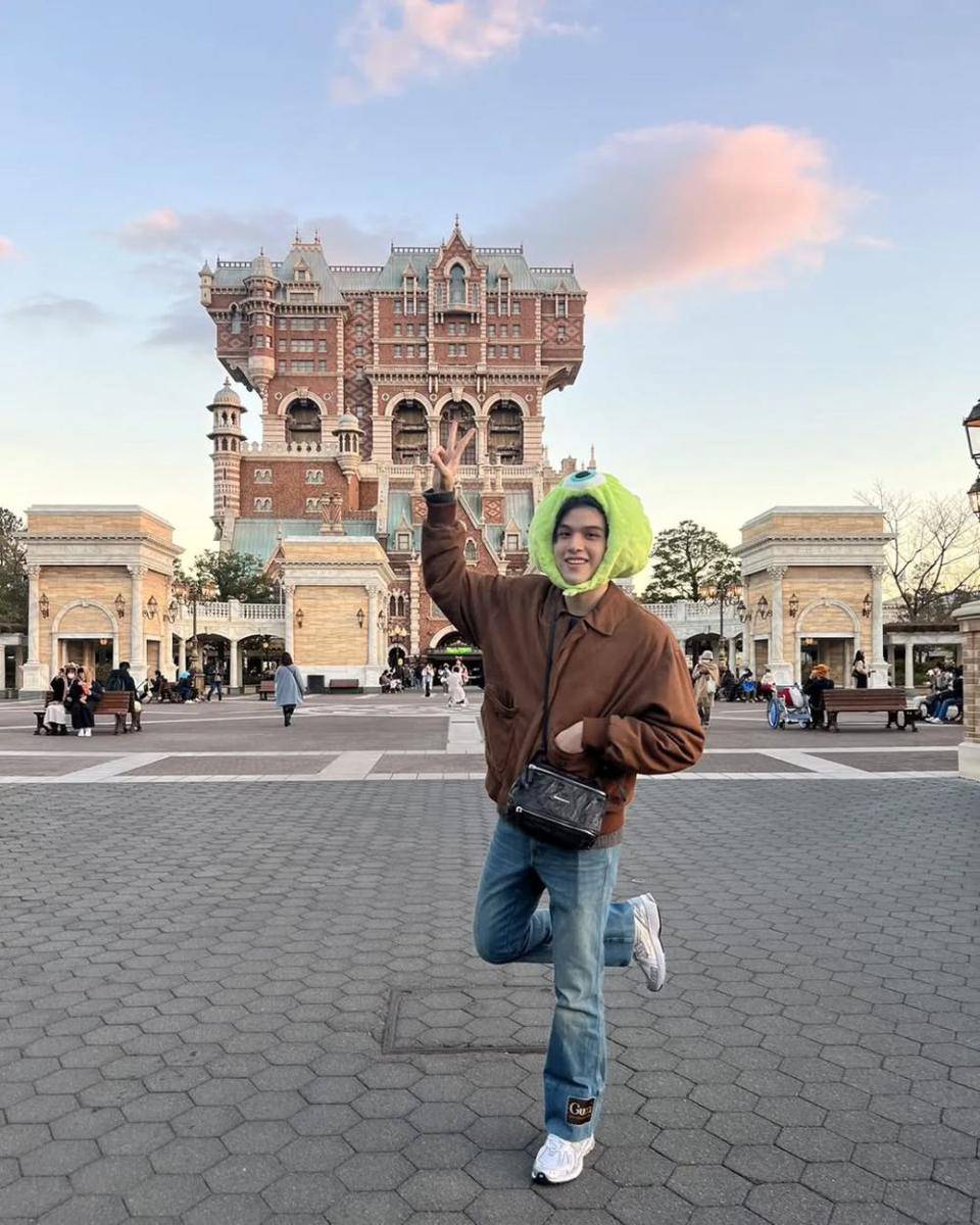 outfit street style kekinian ala Sky Wongravee (instagram.com/skywongravee)