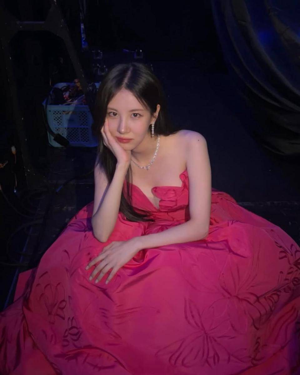 Seohyun SNSD (instagram.com/seojuhyun_s)