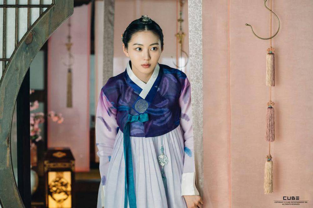Eunbin di balik layar drama Check in Hanyang (instagram.com/cube.actor)