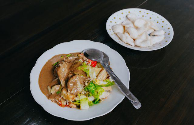 5 Tips Membuat Gado-gado dengan Saus Kacang yang Gurih dan Lezat