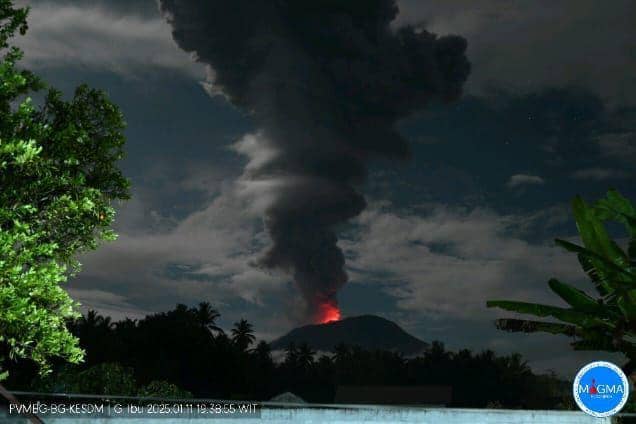 Gunung Ibu di Maluku Utara Erupsi, Tinggi Kolom Abu Capai 4 Ribu Meter