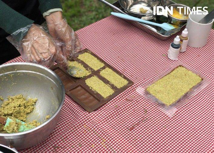 Resep, bahan dan cara pembuatan coklat dubai yang viral di Palembang (IDN Times/Feny Maulia Agustin)