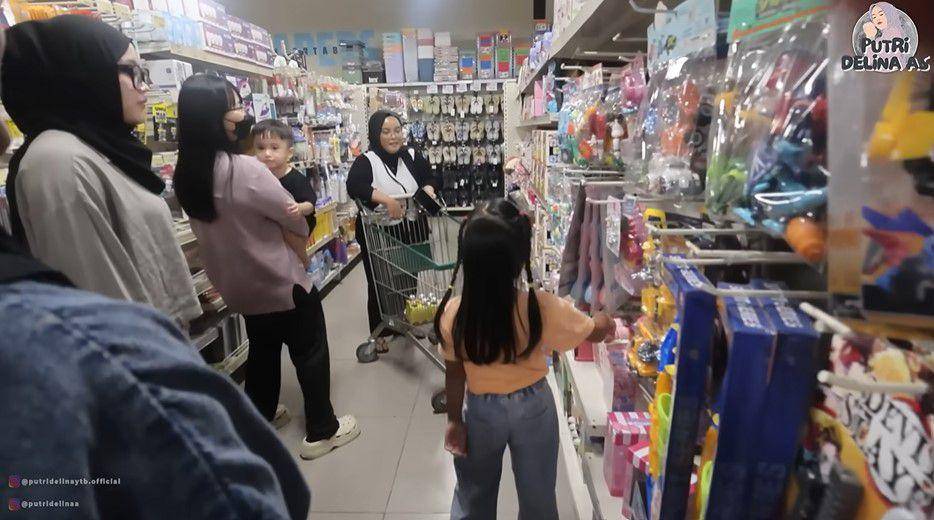 Adzam bertemu dengan Bintang (YouTube.com/Putri Delina AS)